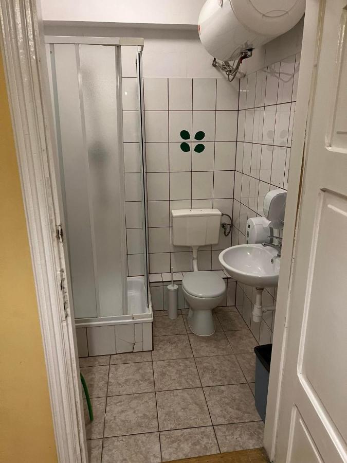 50 People Bis Apartment Cracovia Exterior foto